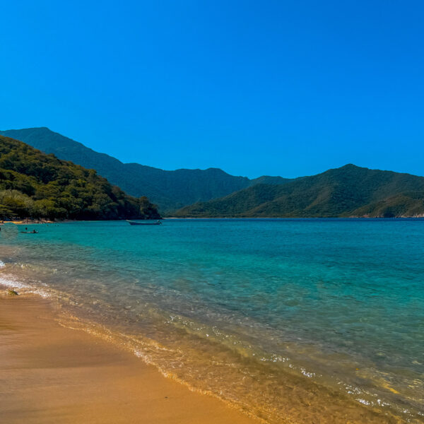 playa-cristal-tayrona-national-park-colombia-hidden-beach.jpg-3 playa cristal santa marta